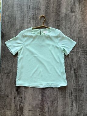 Banana republic women’s top size small like new condition